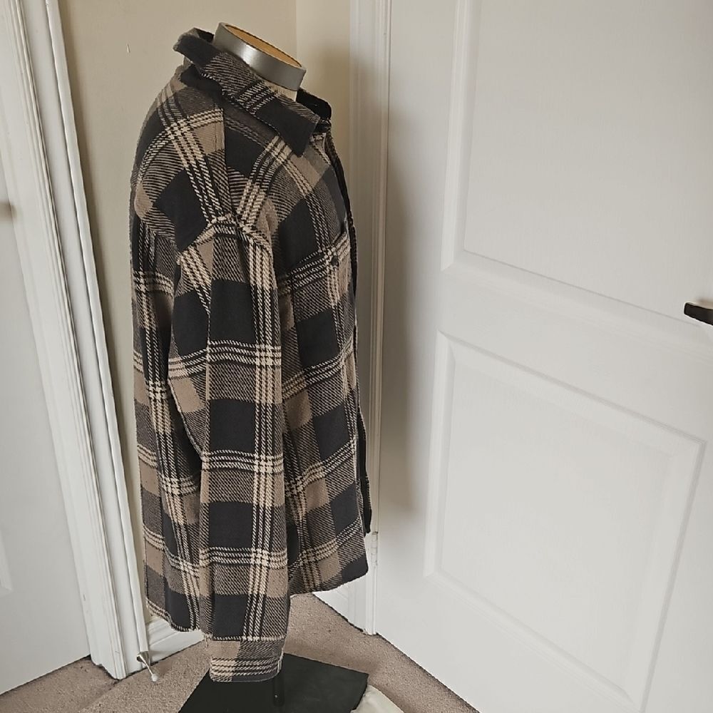 American Eagle Outfitters Black and Tan Plaid Shirt - Picture 6 of 16